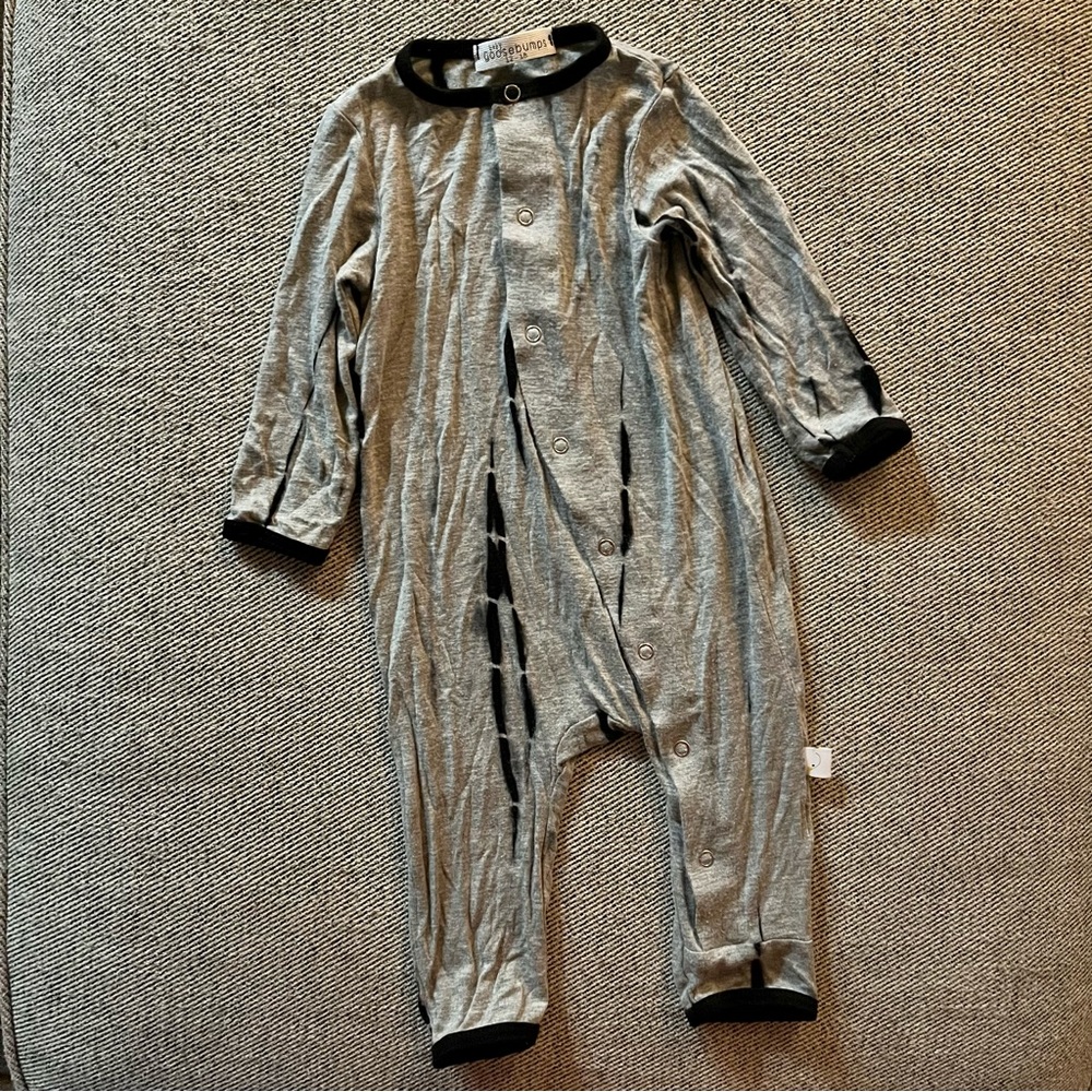 Goosebumps baby 12-18 months gray and black romper